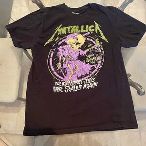 Metallica Short-Sleeve Graphic Tee in Black with Green & Purple Print